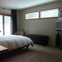 07-master-bedroom-wallowa-lake-cabin - 364 KB